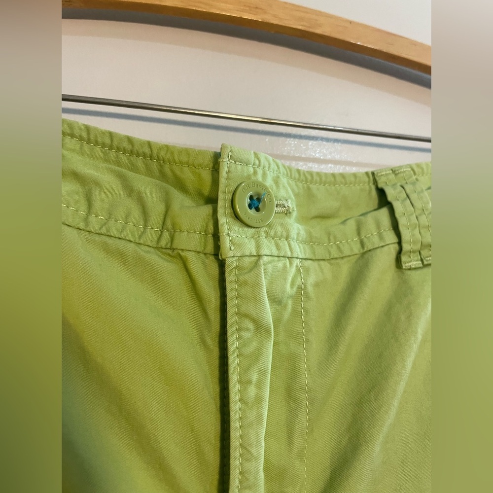 GH Bass & Co Heritage Green Shorts - Picture 2 of 5